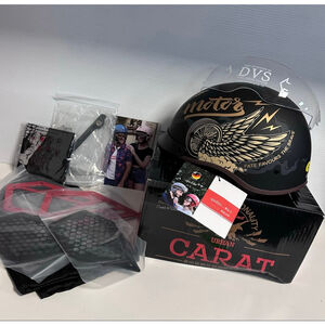 Qudas Black & Gold Motorcycle Helmet - Medium NEW in box Scratches Urban Carat